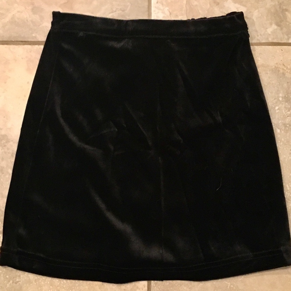 Estile Velveteen Skirt - Small